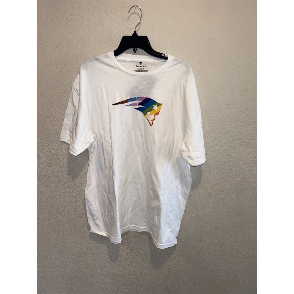 Men's Fanatics New England Patriots Logo Pride T-shirt Size XL NWT